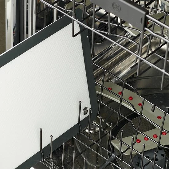 Food Network™ 1/2-Sheet Silicone Baking Mat 5 Food Network™ 1/2-Sheet Silicone Baking Mat - Image 3